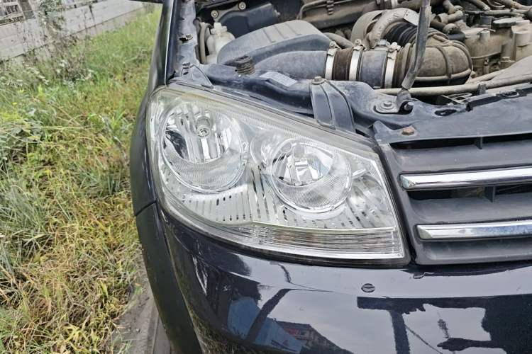 Used Great Wall Wingle 5 2014 2.8T Entry-Level Big Double-Cab GW2.8TC Right Front Headlight