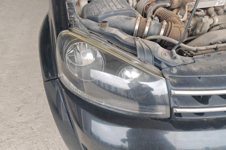 Used Great Wall Wingle 5 2014 2.8T Entry-Level Big Double-Cab GW2.8TC Right Front Headlight