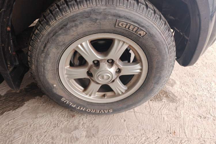 Used Great Wall Wingle 5 2014 2.8T Entry-Level Big Double-Cab GW2.8TC Right Front Wheel Hub