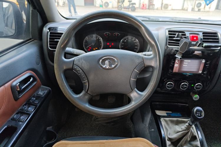 Used Great Wall Wingle 5 2014 2.4L European Version Two-Wheel Drive Entry-Level Big Double-Cab 4G69S4N Steering Wheel