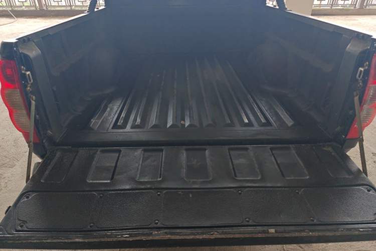 Used Great Wall Wingle 5 2014 2.8T Entry-Level Big Double-Cab GW2.8TC Trunk