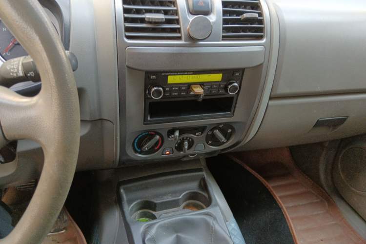 Used Great Wall Wingle 5 2014 2.8T Entry-Level Big Double-Cab GW2.8TC Audio And AC Panel