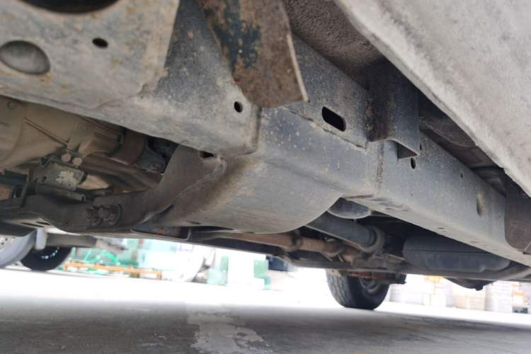 Used Great Wall Wingle 5 2014 2.8T Entry-Level Big Double-Cab GW2.8TC Chassis Front Left