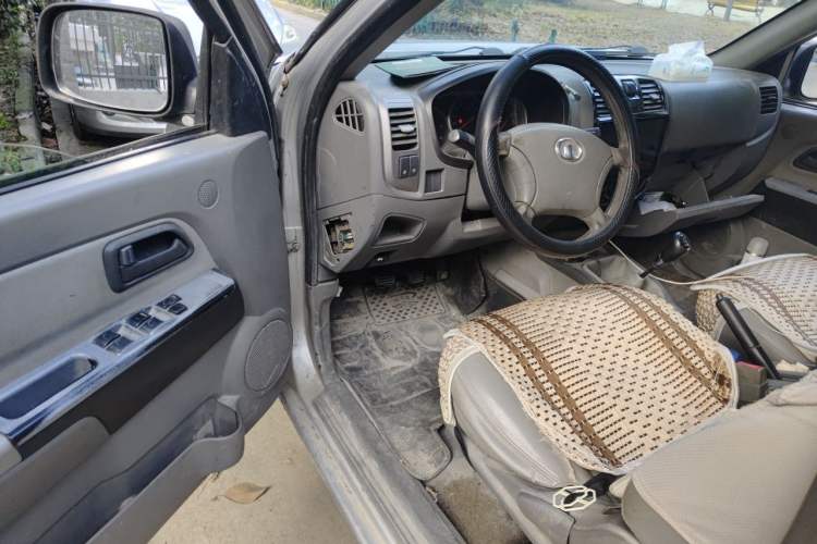 Used Great Wall Wingle 5 2014 2.8T Entry-Level Big Double-Cab GW2.8TC Driver Seat