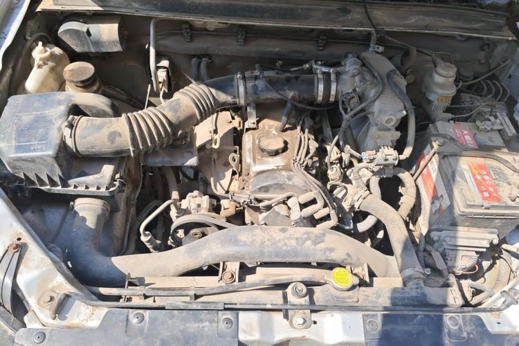 Used Great Wall Wingle 5 2014 2.4L European Version Two-Wheel Drive Entry-Level Big Double-Cab 4G69S4N Engine Bay