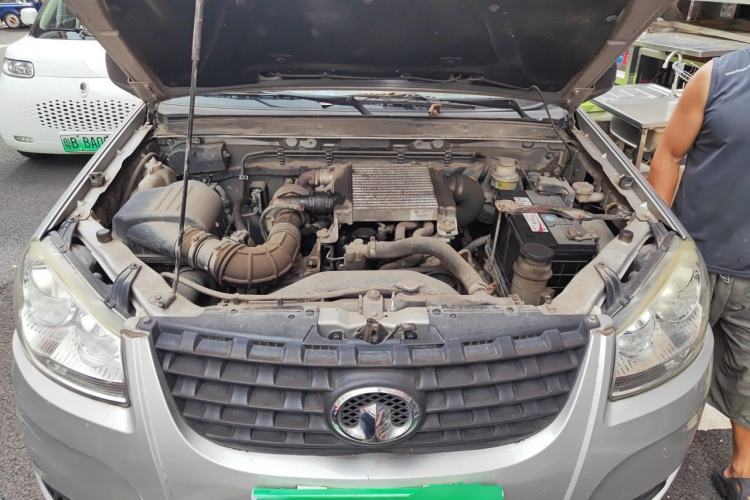 Used Great Wall Wingle 5 2014 2.8T Entry-Level Big Double-Cab GW2.8TC Engine Bay