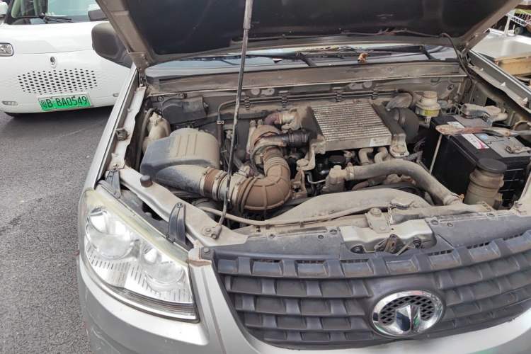 Used Great Wall Wingle 5 2014 2.8T Entry-Level Big Double-Cab GW2.8TC Engine Bay Right