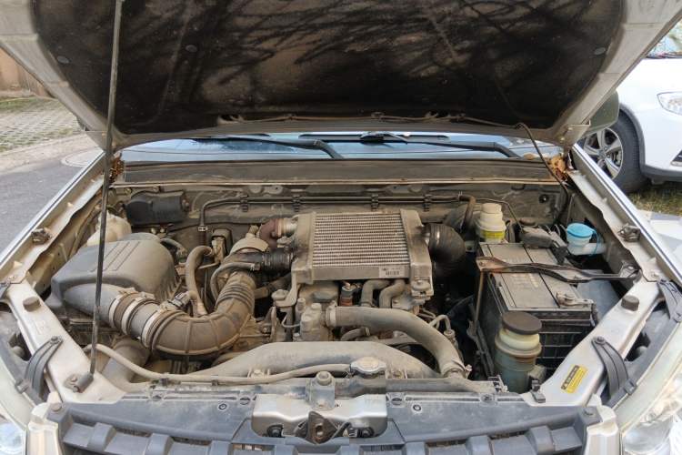 Used Great Wall Wingle 5 2014 2.8T Entry-Level Big Double-Cab GW2.8TC Engine Bay