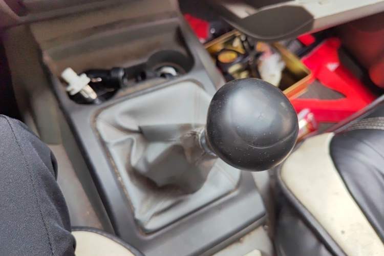 Used Great Wall Wingle 5 2014 2.8T Entry-Level Big Double-Cab GW2.8TC Gear Lever