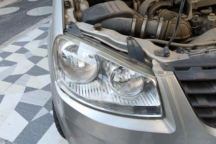 Used Great Wall Wingle 5 2014 2.8T Entry-Level Big Double-Cab GW2.8TC Right Front Headlight