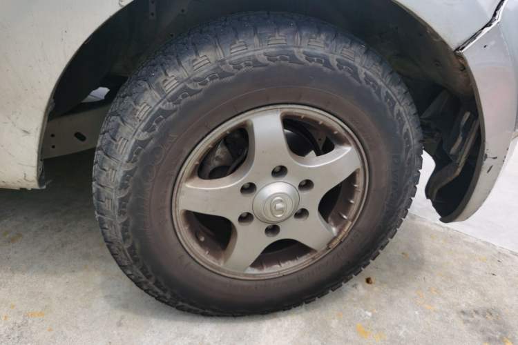 Used Great Wall Wingle 5 2014 2.8T Entry-Level Big Double-Cab GW2.8TC Right Front Wheel Hub