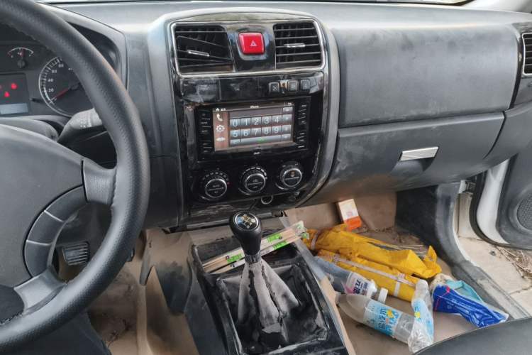 Used Great Wall Wingle 5 2014 2.4L European Version Two-Wheel Drive Entry-Level Big Double-Cab 4G69S4N Audio And AC Panel