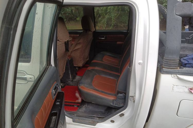 Used Great Wall Wingle 5 2014 2.4L European Version Two-Wheel Drive Entry-Level Big Double-Cab 4G69S4N Interior 4