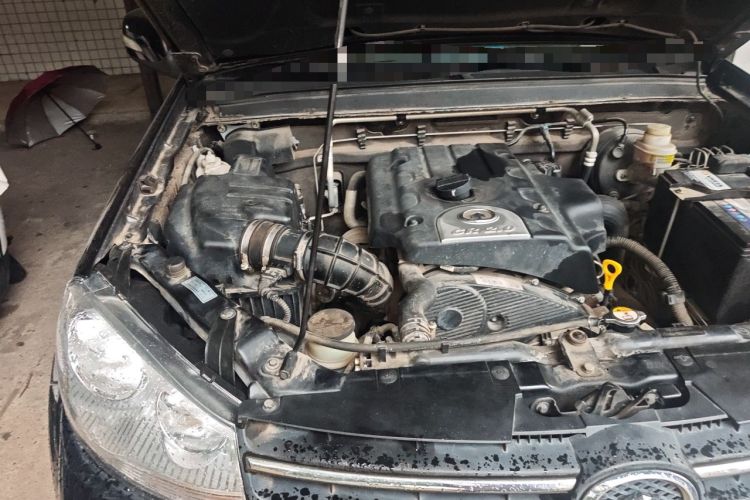 Used Great Wall Wingle 5 2015 2.0T Mine Edition Two-Wheel Drive Luxury Version Big Double Cab – 4D20B Engine Bay Right