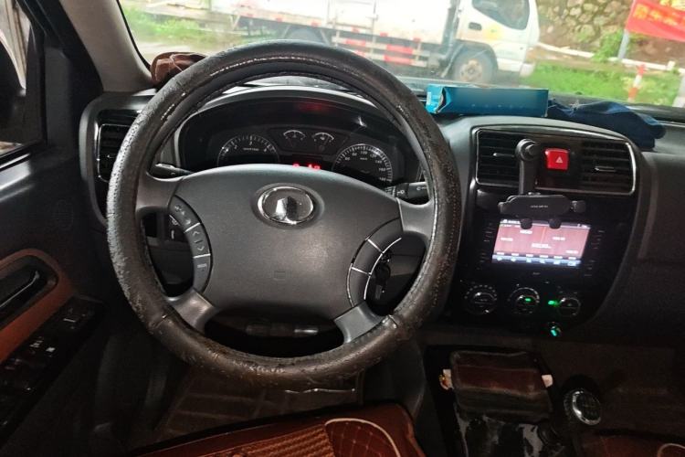 Used Great Wall Wingle 5 2015 2.0T Mine Edition Two-Wheel Drive Luxury Version Big Double Cab – 4D20B Steering Wheel