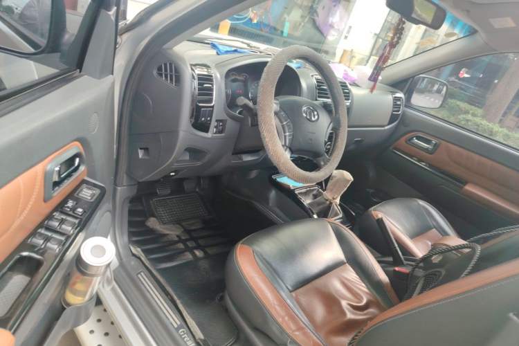 Used Great Wall Wingle 5 2015 2.0T Mine Edition Two-Wheel Drive Luxury Version Short Double Cab – 4D20B Driver Seat