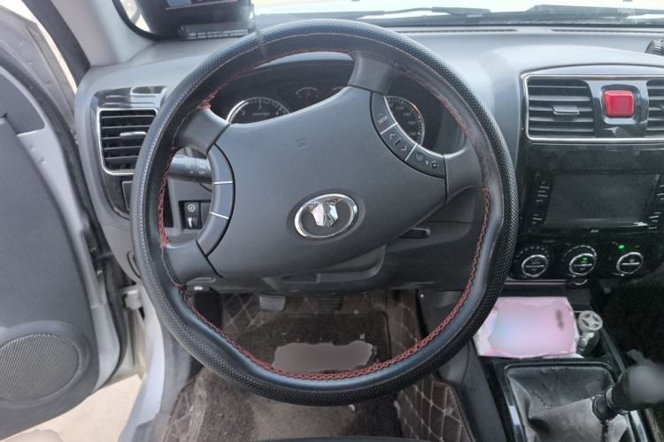 Used Great Wall Wingle 5 2015 2.0T Mine Edition Two-Wheel Drive Luxury Version Big Double Cab – 4D20B Steering Wheel
