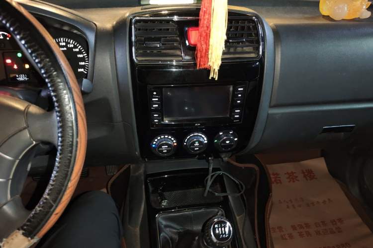Used Great Wall Wingle 5 2016 2.0T Mine Edition Two-Wheel Drive Progressive Version Big Double Cab – 4D20B Audio And AC Panel