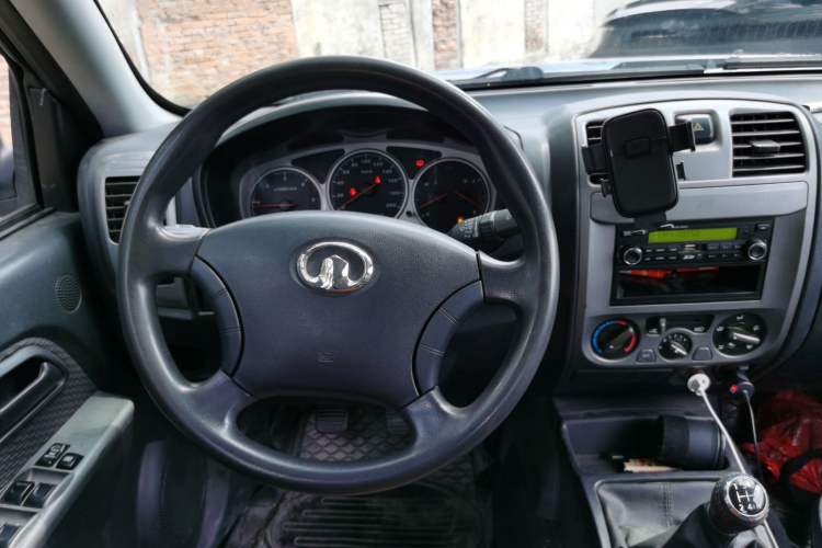 Used Great Wall Wingle 5 2016 2.8T Two-Wheel-Drive Entry-Level GW2.8TC Big Double-Cab GW2.8TC Steering Wheel