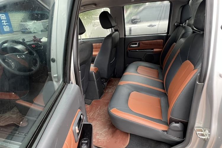 Used Great Wall Wingle 5 2016 2.0T Mine Edition Two-Wheel Drive Progressive Version Big Double Cab – 4D20B Interior 3