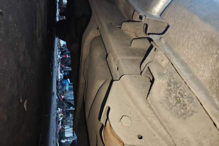 Used Great Wall Wingle 5 2016 2.8T Two-Wheel-Drive Entry-Level GW2.8TC Big Double-Cab GW2.8TC Chassis Rear Left