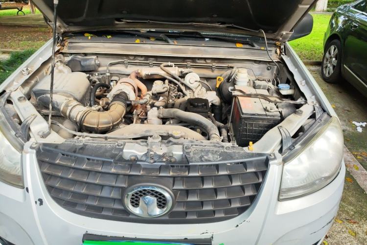 Used Great Wall Wingle 5 2016 2.8T Two-Wheel-Drive Entry-Level GW2.8TC Big Double-Cab GW2.8TC Engine Bay