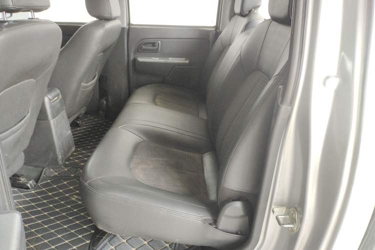 Used Great Wall Wingle 5 2016 2.8T Two-Wheel-Drive Entry-Level GW2.8TC Big Double-Cab GW2.8TC Interior 1