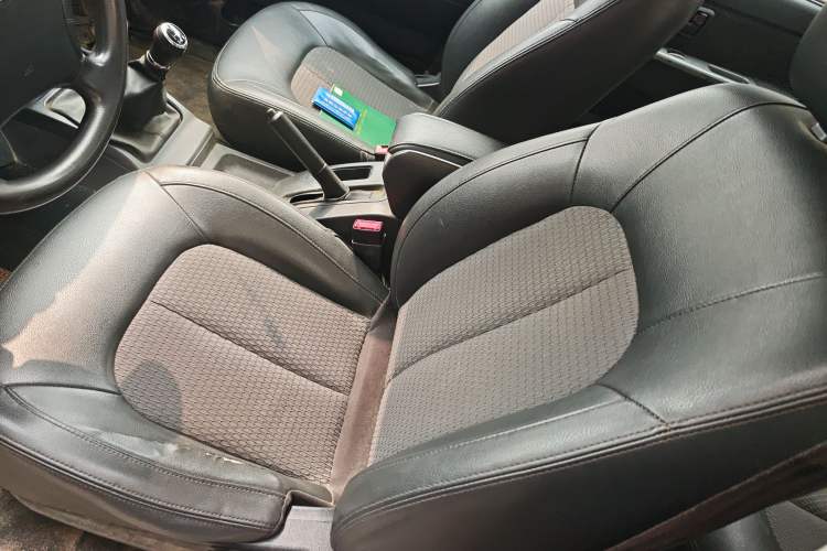 Used Great Wall Wingle 5 2016 2.8T Two-Wheel-Drive Entry-Level GW2.8TC Big Double-Cab GW2.8TC Left Front Seat
