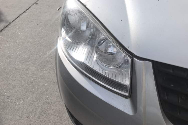 Used Great Wall Wingle 5 2016 2.8T Two-Wheel-Drive Entry-Level GW2.8TC Big Double-Cab GW2.8TC Right Front Headlight