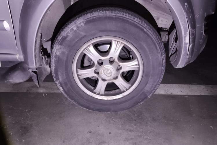 Used Great Wall Wingle 5 2016 2.8T Two-Wheel Drive Entry-Level GW2.8TC Small Double-Cab GW2.8TC Right Front Wheel Hub