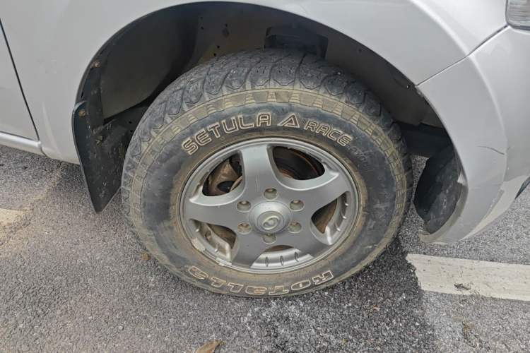 Used Great Wall Wingle 5 2016 2.8T Two-Wheel-Drive Entry-Level GW2.8TC Big Double-Cab GW2.8TC Right Front Wheel Hub
