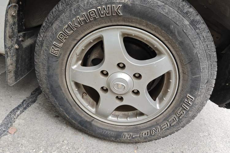Used Great Wall Wingle 5 2016 2.8T Two-Wheel-Drive Entry-Level GW2.8TC Big Double-Cab GW2.8TC Right Front Wheel Hub