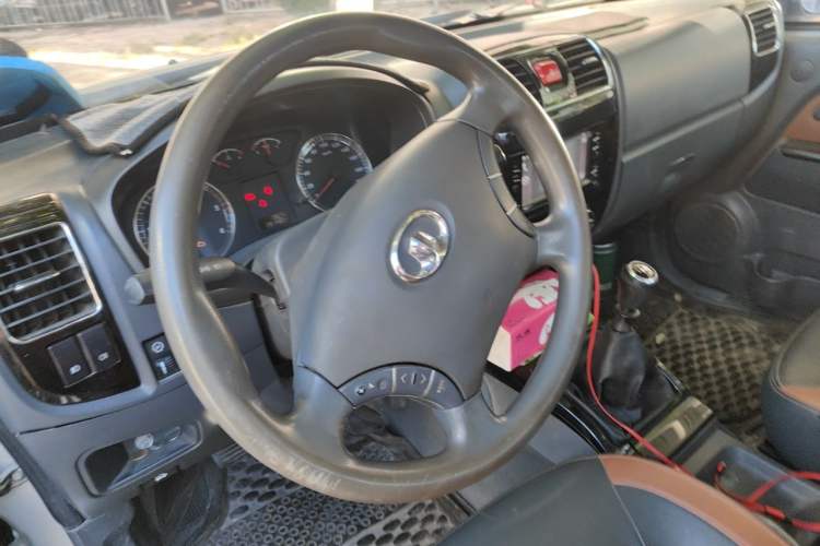 Used Great Wall Wingle 5 2016 2.0T Mine Edition Two-Wheel Drive Progressive Version Big Double Cab – 4D20B Steering Wheel