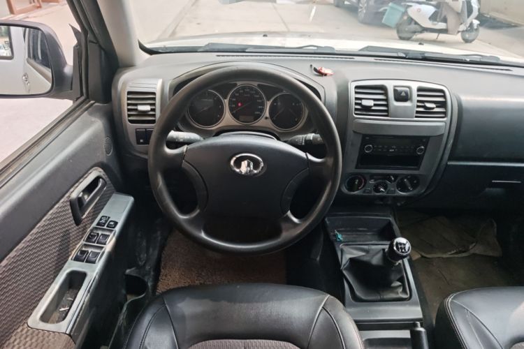Used Great Wall Wingle 5 2016 2.8T Two-Wheel-Drive Entry-Level GW2.8TC Big Double-Cab GW2.8TC Steering Wheel