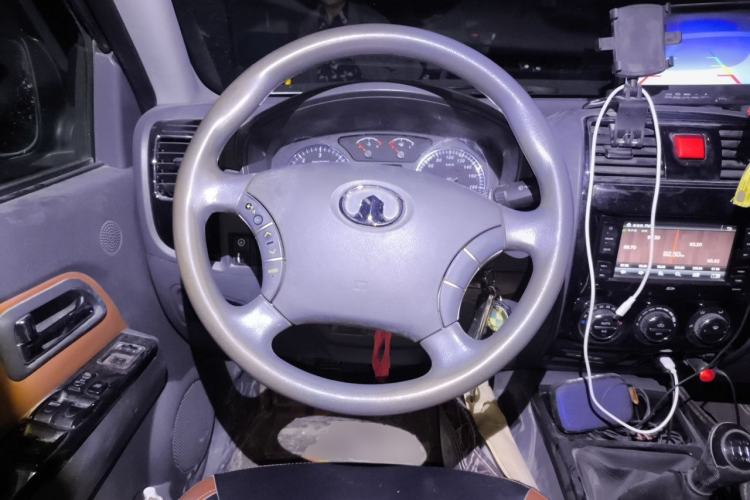 Used Great Wall Wingle 5 2016 2.8T Two-Wheel Drive Entry-Level GW2.8TC Small Double-Cab GW2.8TC Steering Wheel