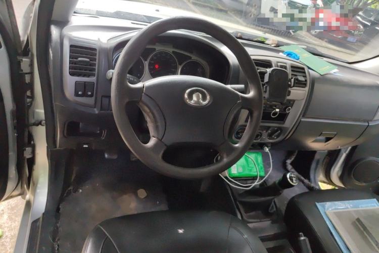 Used Great Wall Wingle 5 2016 2.8T Two-Wheel-Drive Entry-Level GW2.8TC Big Double-Cab GW2.8TC Steering Wheel