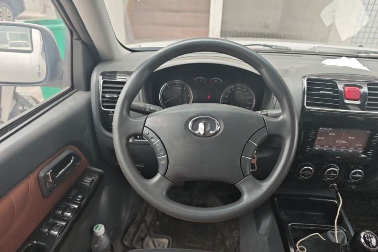 Used Great Wall Wingle 5 2016 2.0T Mine Edition Two-Wheel-Drive Progressive Version Short Double Cab 4D20B Steering Wheel
