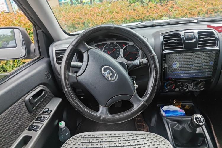 Used Great Wall Wingle 5 2016 2.8T Two-Wheel-Drive Entry-Level GW2.8TC Big Double-Cab GW2.8TC Steering Wheel