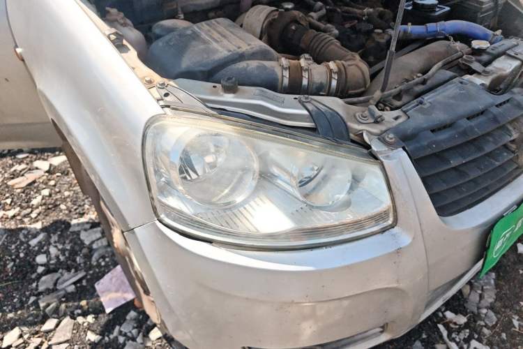 Used Great Wall Wingle 5 2016 2.8T Two-Wheel-Drive Entry-Level GW2.8TC Big Double-Cab GW2.8TC Right Front Headlight