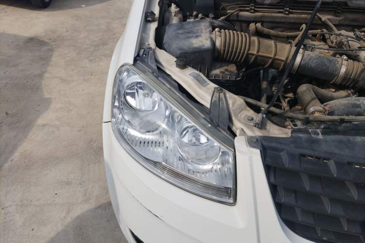 Used Great Wall Wingle 5 2016 2.2L Wealth Edition Two-Wheel Drive Progressive Version Big Double Cab – 491QE Right Front Headlight