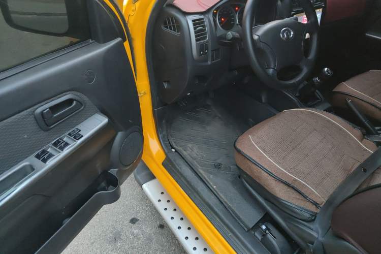 Used Great Wall Wingle 5 2016 2.8T Two-Wheel-Drive Entry-Level GW2.8TC Big Double-Cab GW2.8TC Driver Seat