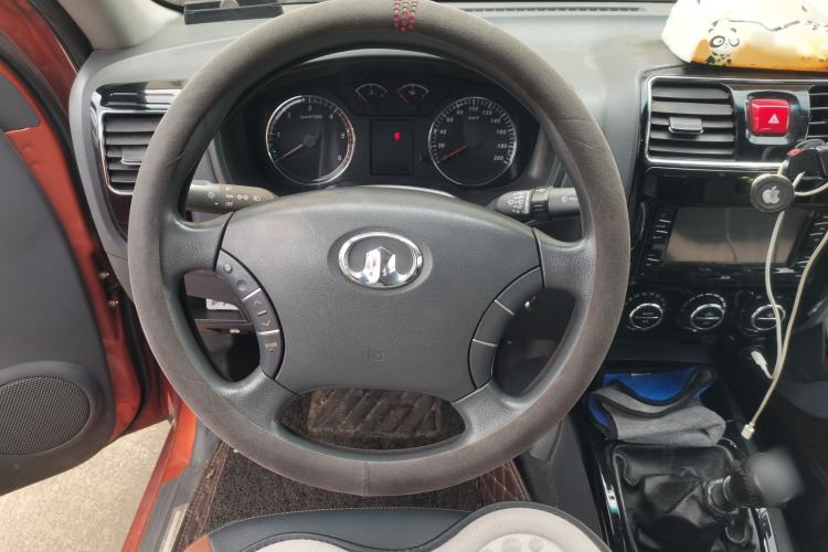 Used Great Wall Wingle 5 2016 2.0T Mine Edition Two-Wheel Drive Progressive Version Big Double Cab – 4D20B Steering Wheel