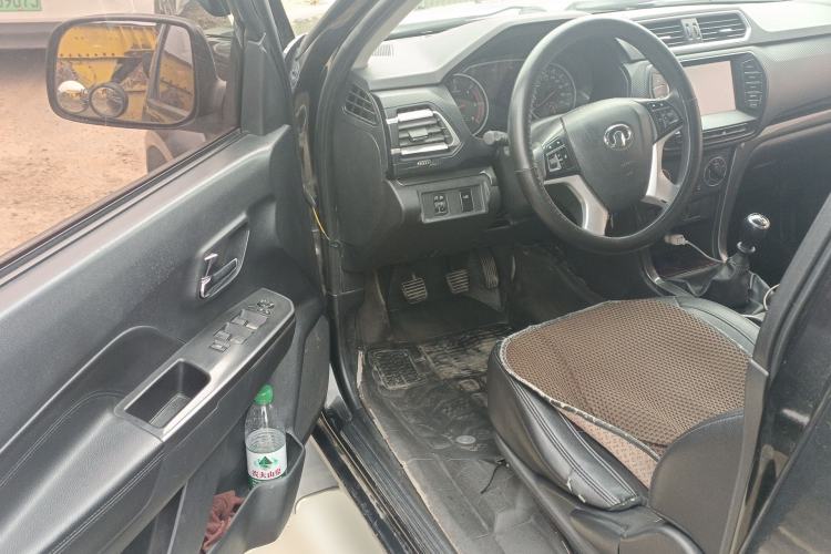 Used Great Wall Wingle 5 2017 2.0T European Version Diesel Two-Wheel Drive Elite Plus Big Double-Cab GW4D20D Driver Seat