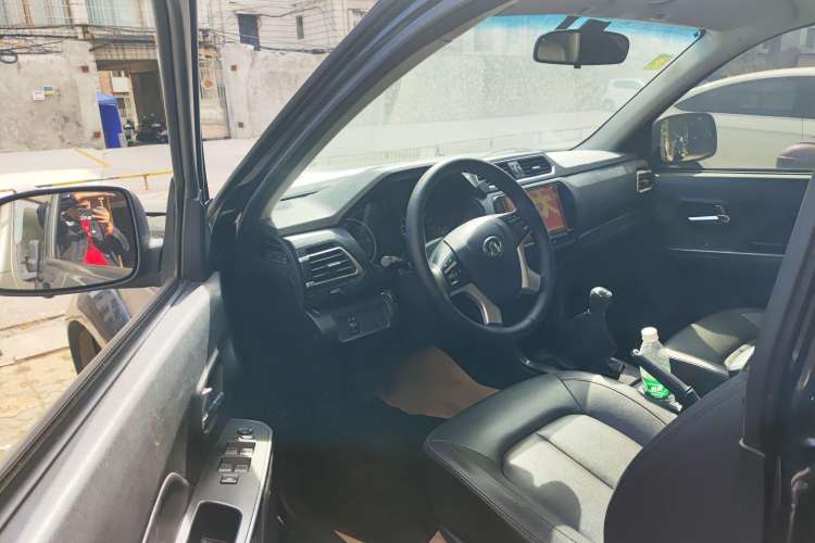 Used Great Wall Wingle 5 2017 2.0T European-Style Diesel 4x4 Ambition Version with Extended Double Cab – GW4D20E Driver Seat