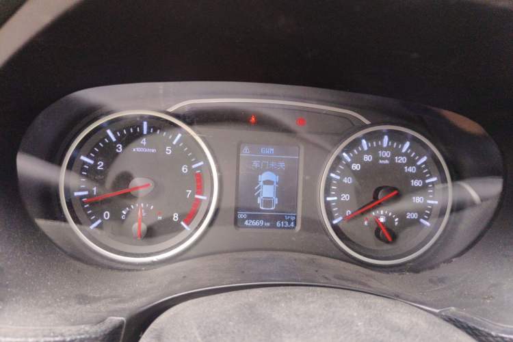 Used Great Wall Wingle 5 2017 2.4L European Version Gasoline Two-Wheel Drive Entry-Level Big Double Cab 4G69S4N Instrument Cluster