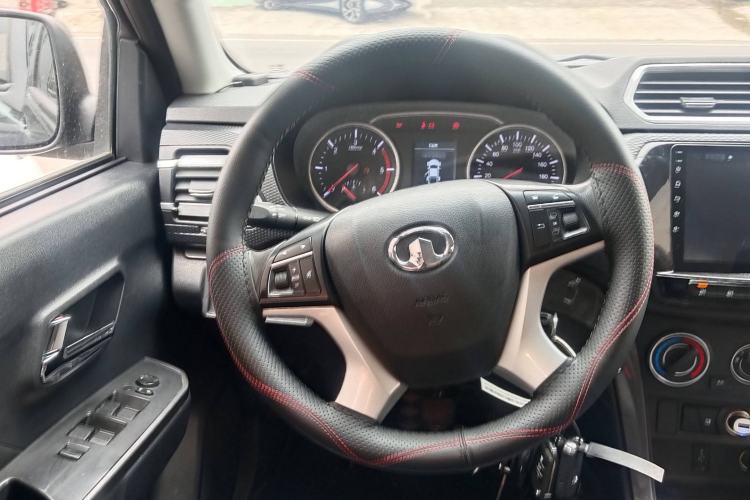 Used Great Wall Wingle 5 2017 2.0T European-Style Diesel 4x4 Ambition Version with Extended Double Cab – GW4D20E Interior 2