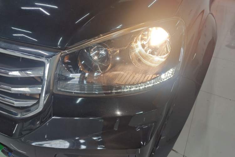 Used Great Wall Wingle 5 2017 2.0T European Version Diesel Two-Wheel Drive Elite Plus Big Double-Cab GW4D20D Left Front Headlight