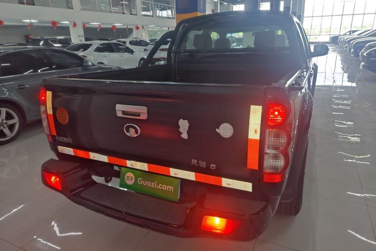 Used Great Wall Wingle 5 2017 2.0T European Version Diesel Two-Wheel Drive Elite Plus Big Double-Cab GW4D20D Rear