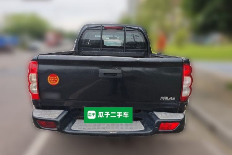 Used Great Wall Wingle 5 2017 2.0T European Version Diesel Two-Wheel Drive Advanced Large Double-Cab GW4D20E Rear