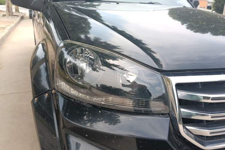 Used Great Wall Wingle 5 2017 2.0T European Version Diesel Two-Wheel Drive Elite Plus Big Double-Cab GW4D20D Right Front Headlight